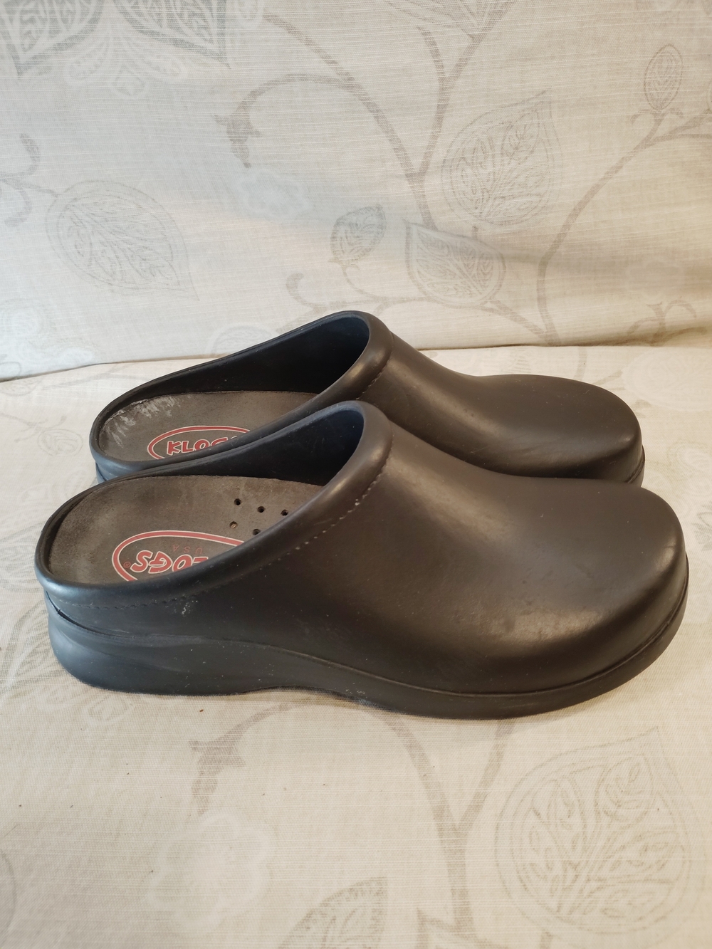 Klogs 13W  Unisex Black Slip-On Clogs